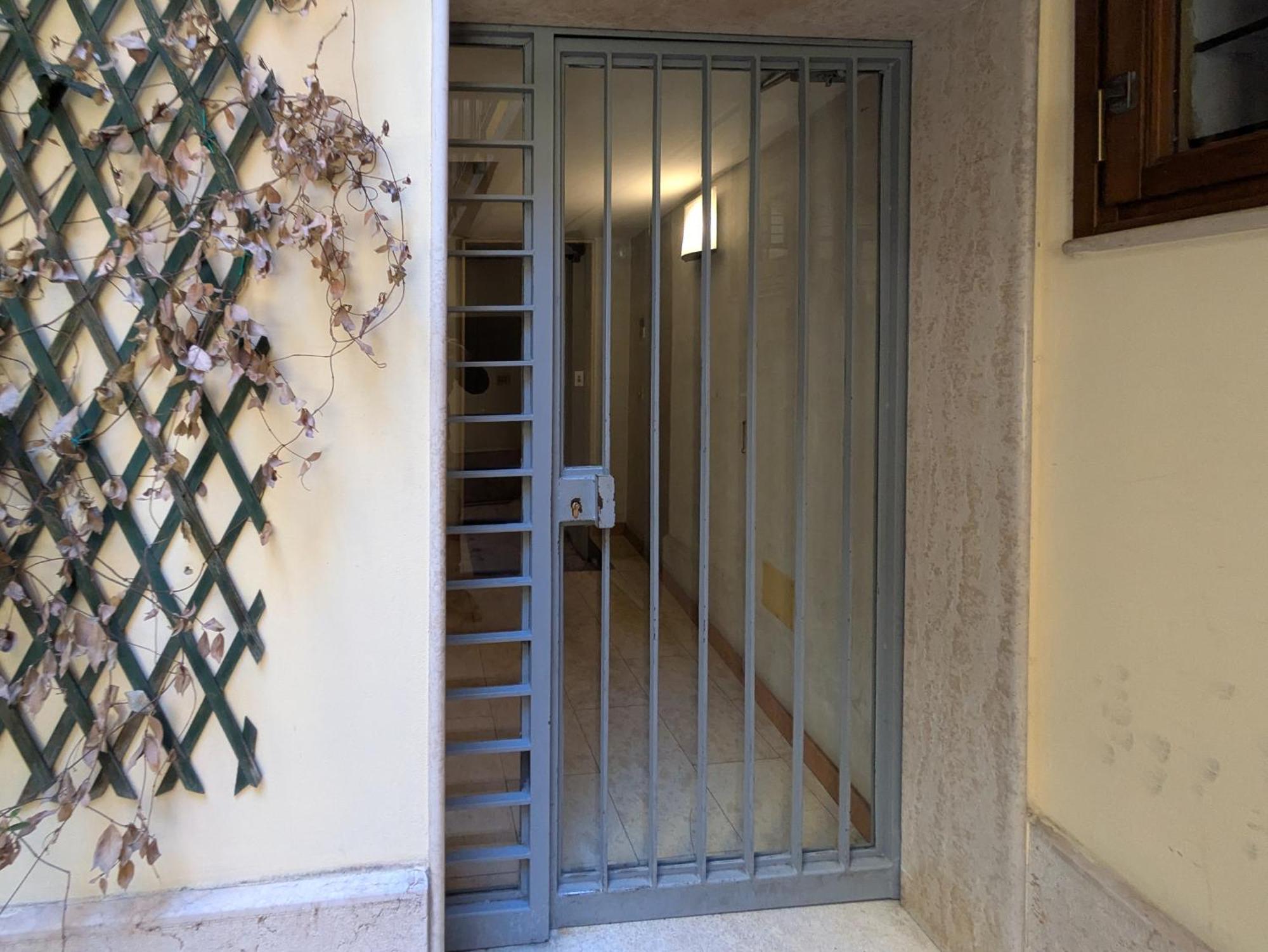 Cello Apartment *