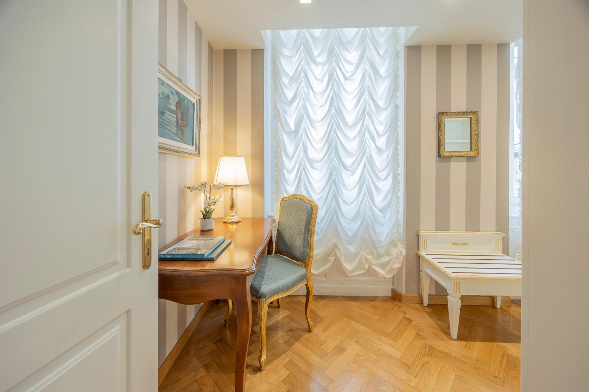 Palazzo Monga Boutique Nhà khách 4*