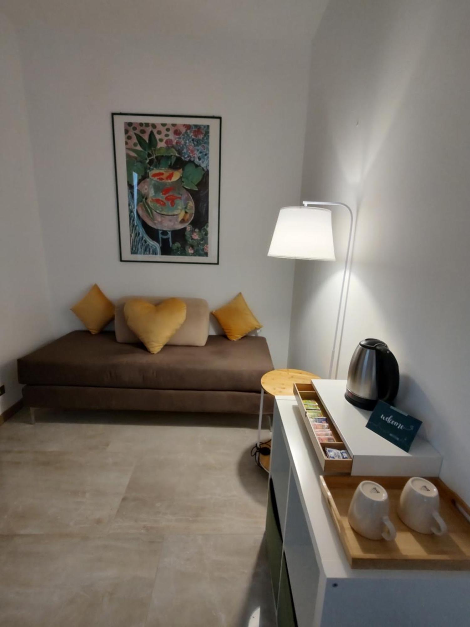 Relax & Guest house *