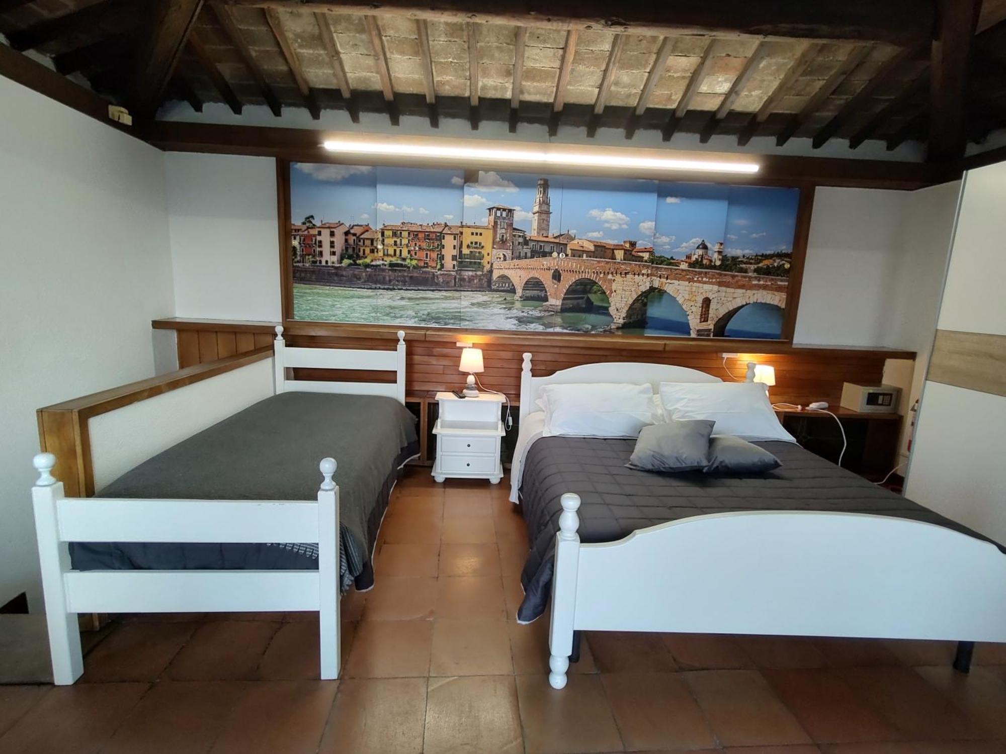 Relax & Guest house *