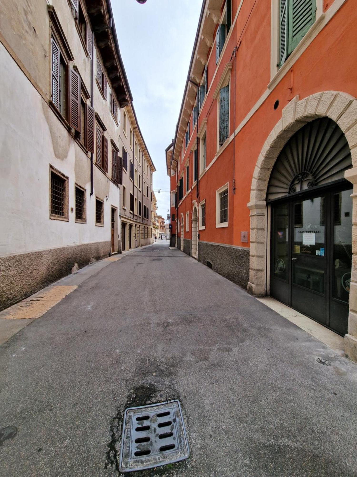 Holidhome - Dimora Castelvecchio Ai Salvi - Storico Nel Cuore Di Apartment