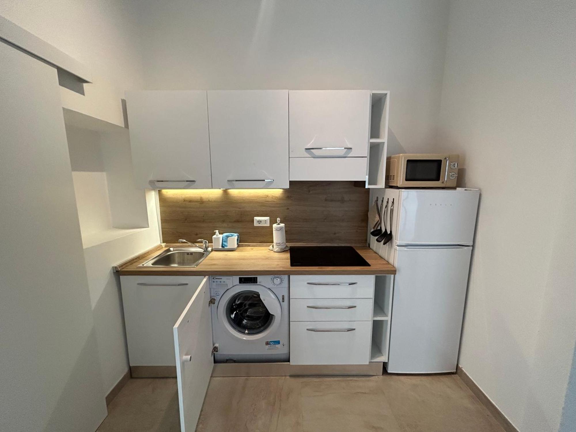 Monolocale B A Apartment *