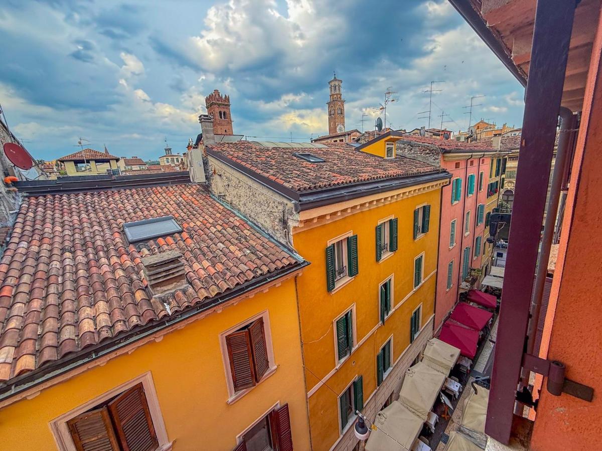 Apartment At Piazza Erbe Skyline View Free Parking *