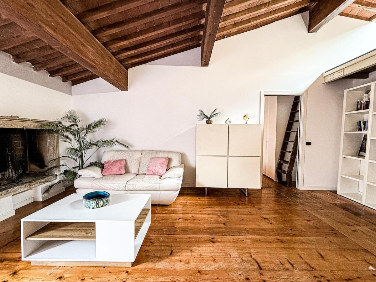 Apartment At Piazza Erbe Skyline View Free Parking Verona