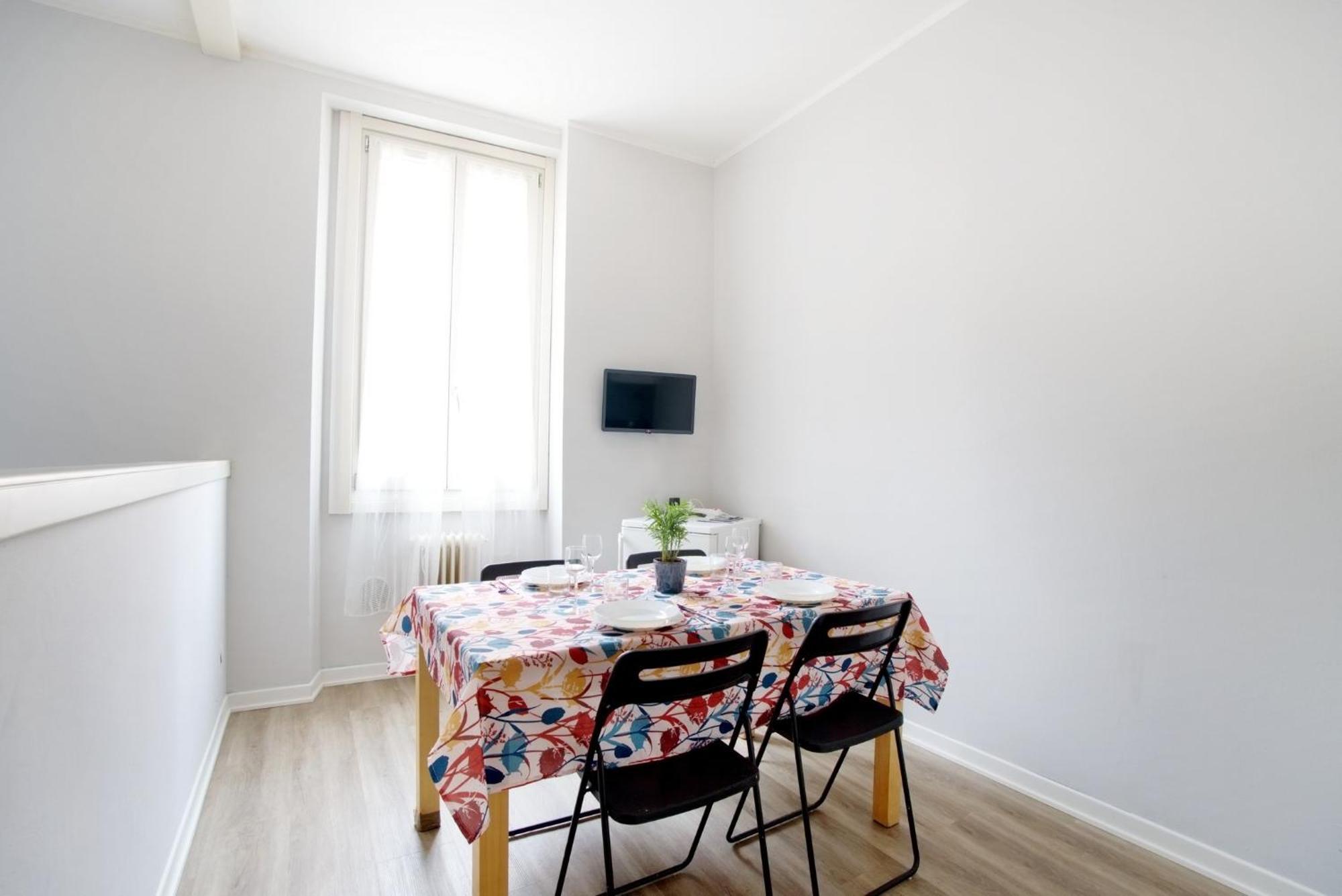 Guesthost - Comfy Studio-flat Near Center Apartment *