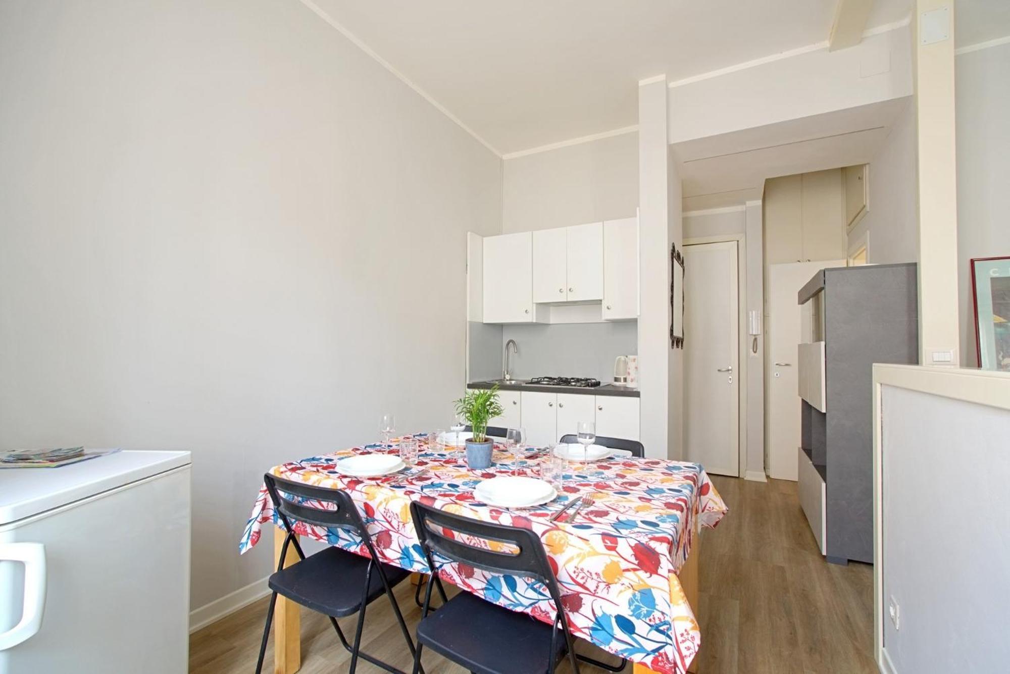 Guesthost - Comfy Studio-flat Near Center *