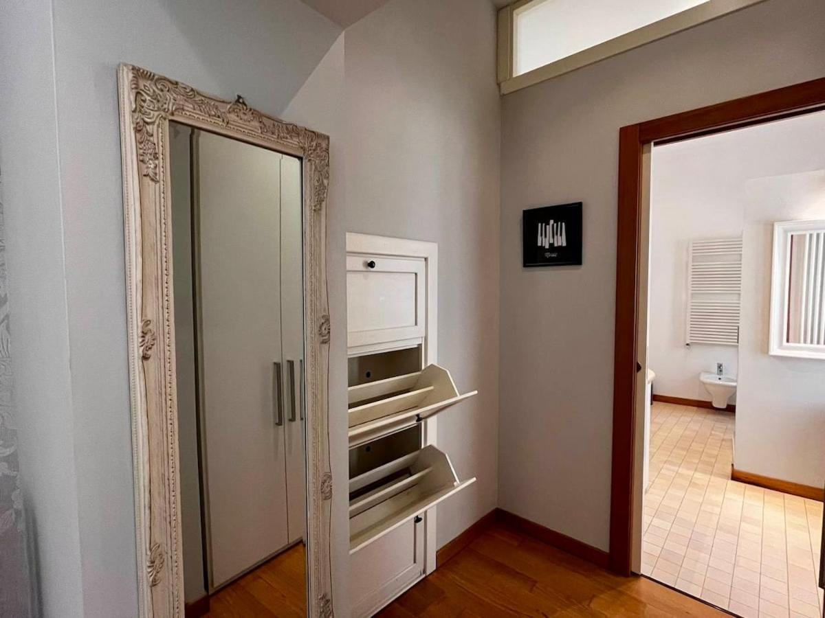 Residenza Tazzoli - Big House 120 M2, With 2 Bedrooms And 2 Bathrooms Apartment