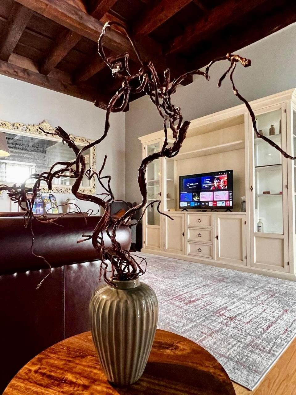Residenza Tazzoli - Big House 120 M2, With 2 Bedrooms And 2 Bathrooms *