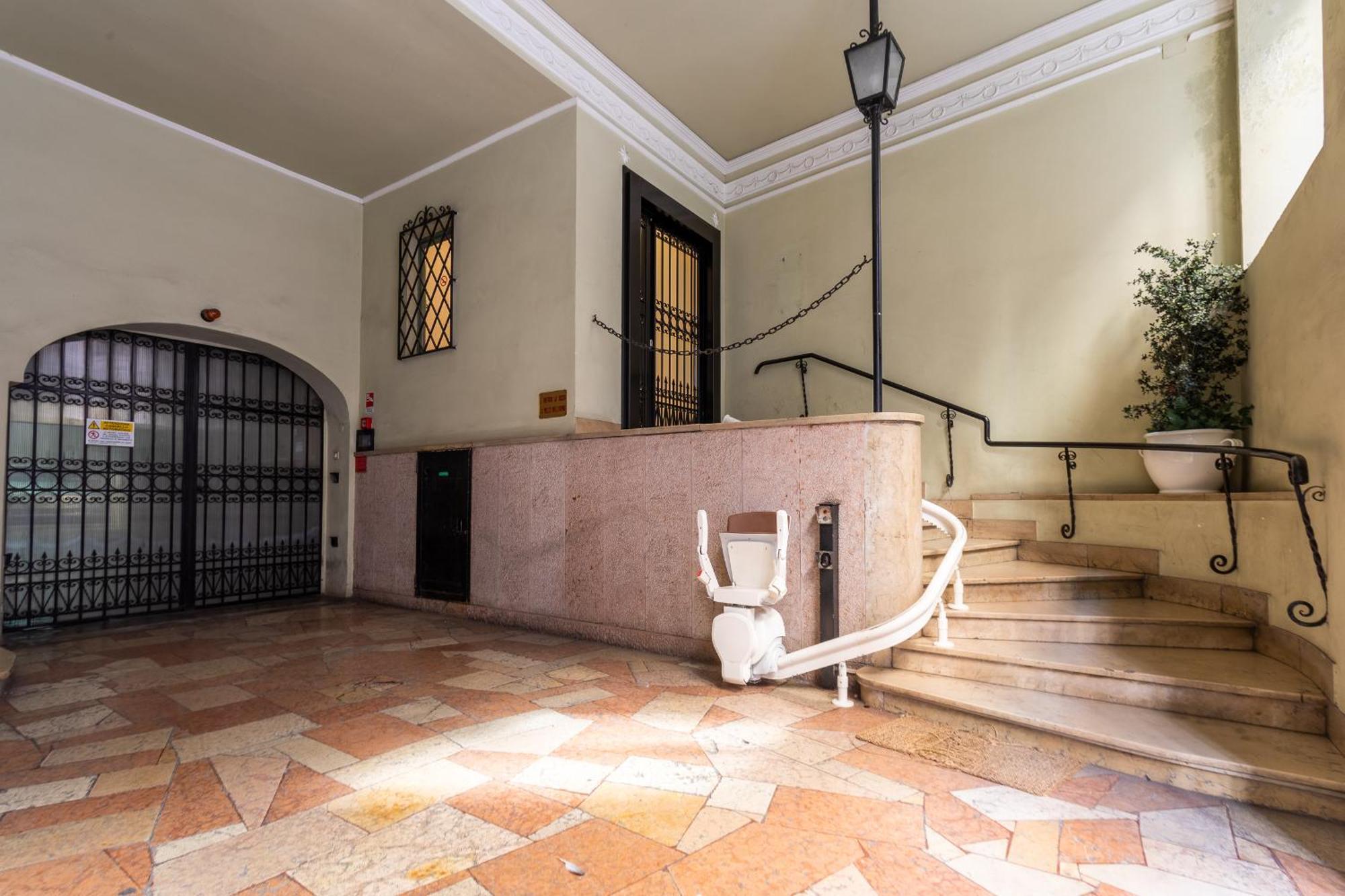 Santa Eufemia 1 - Vicino Arena Apartment