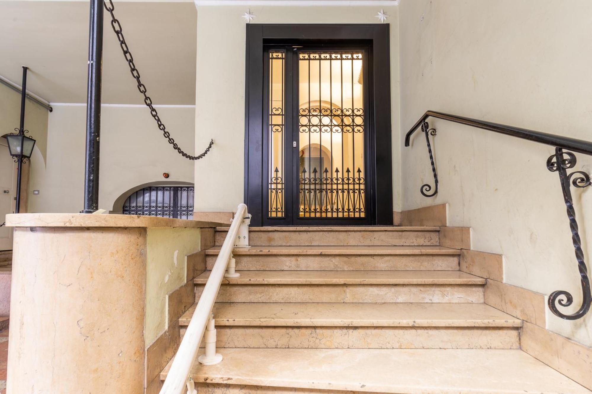Santa Eufemia 1 - Vicino Arena Apartment *