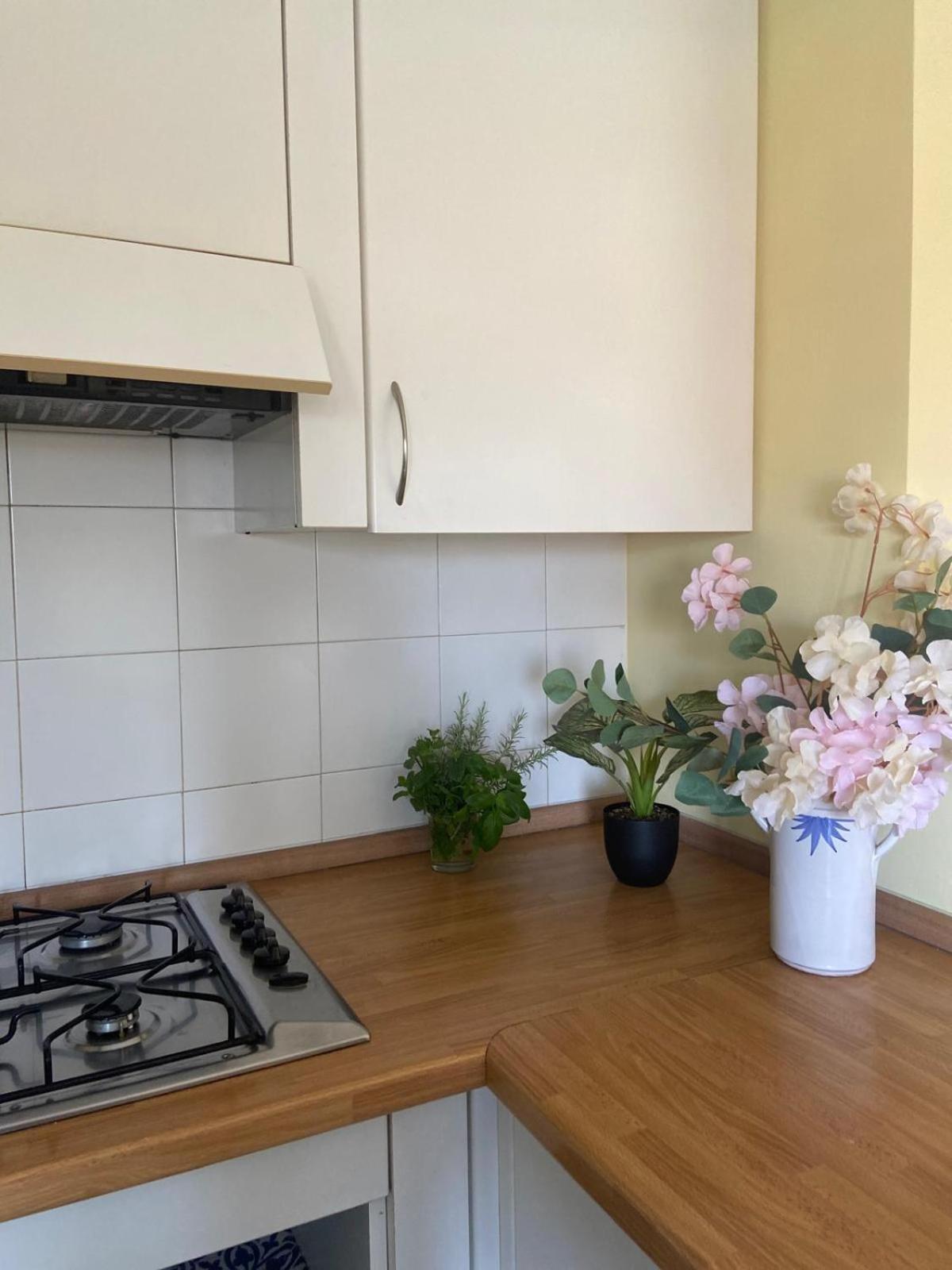 Ej Station Corner Apartment