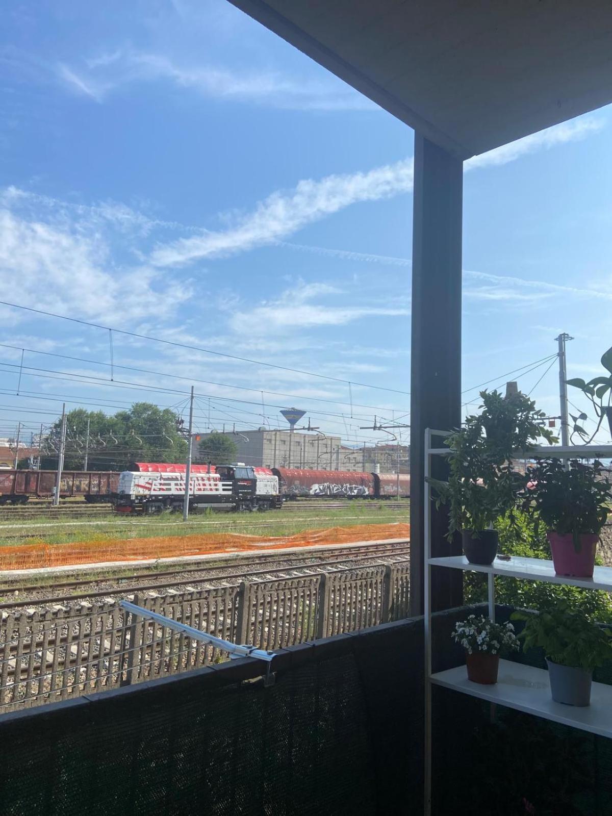 Ej Station Corner *