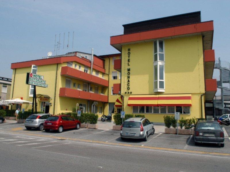 Hotel Monaco 3*