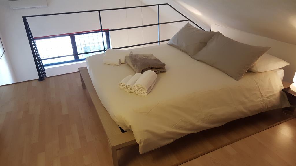 Flats4Rent Tommaso Apartment