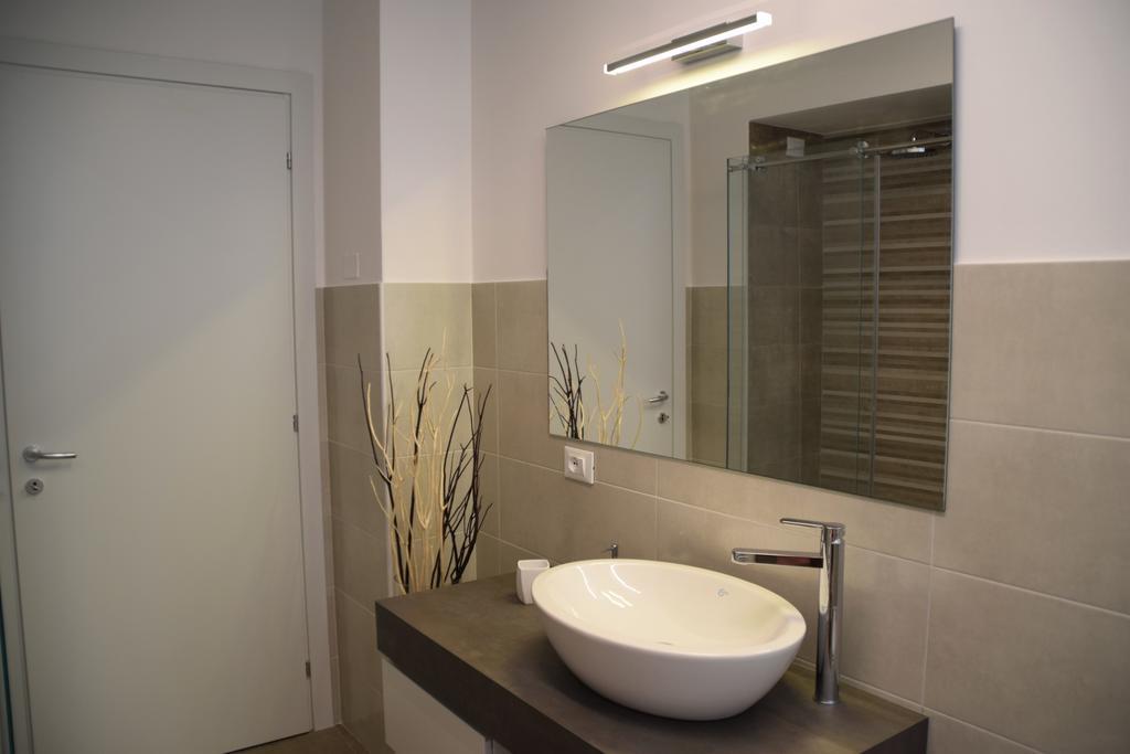 Apartment White *