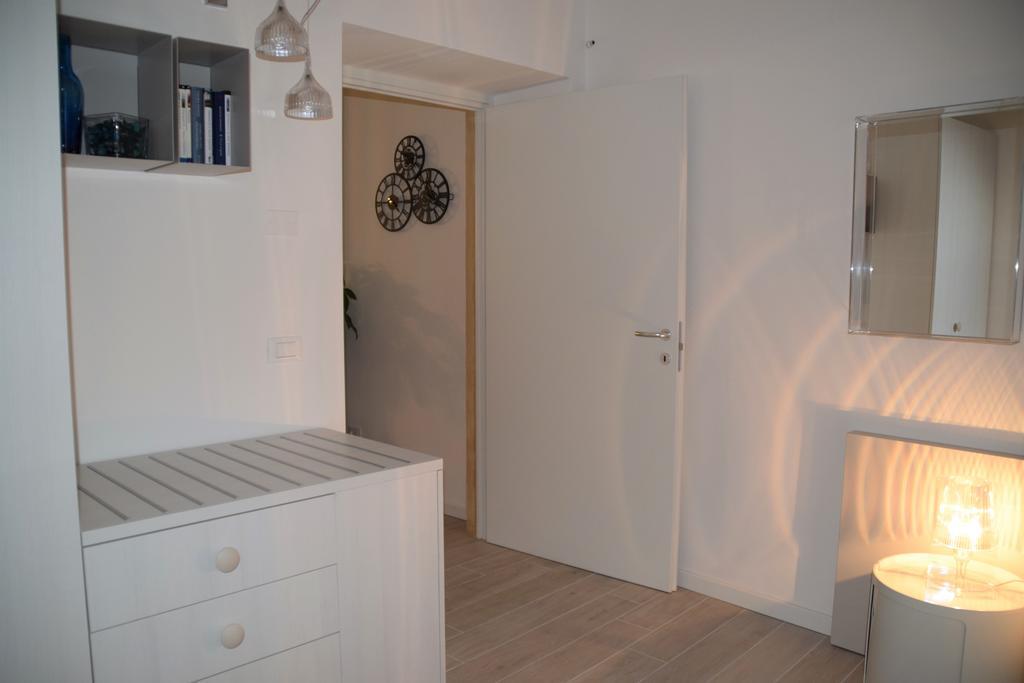 Apartment White