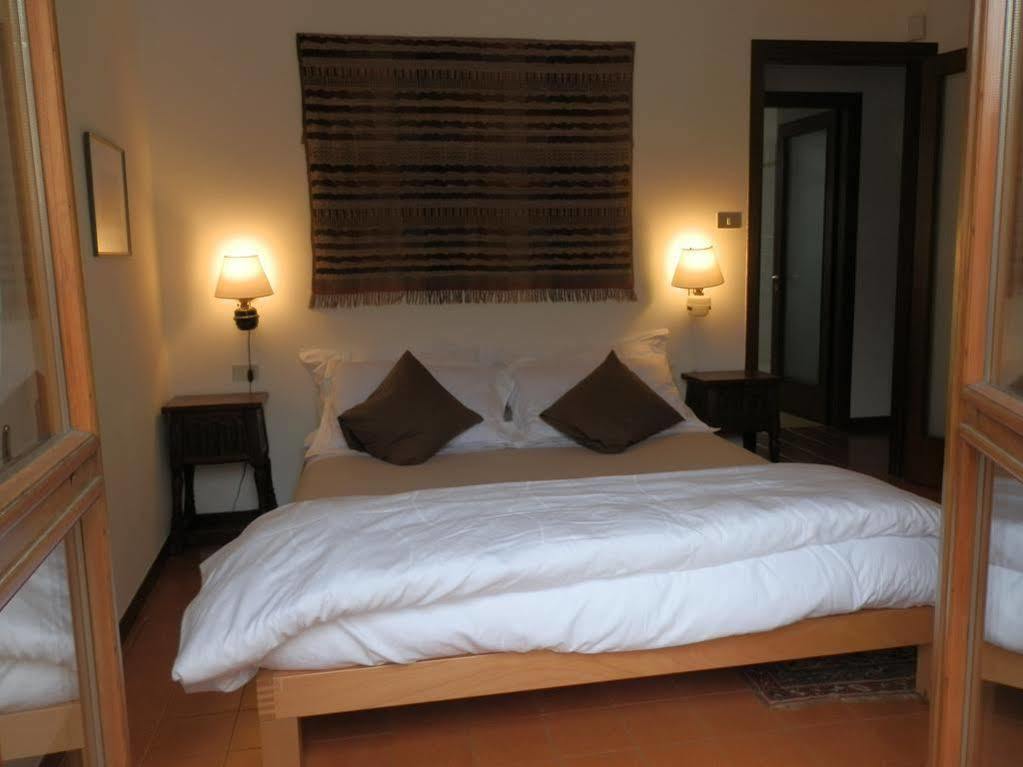 Emilei Hotel