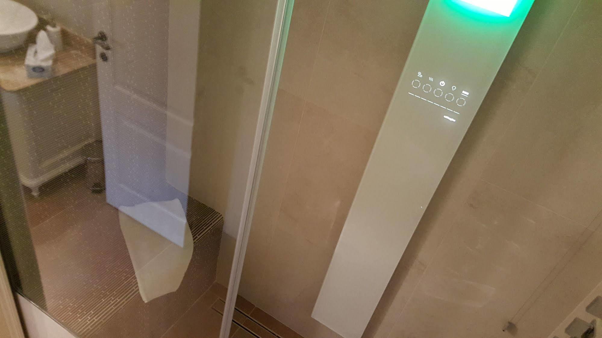 3 Apartment *