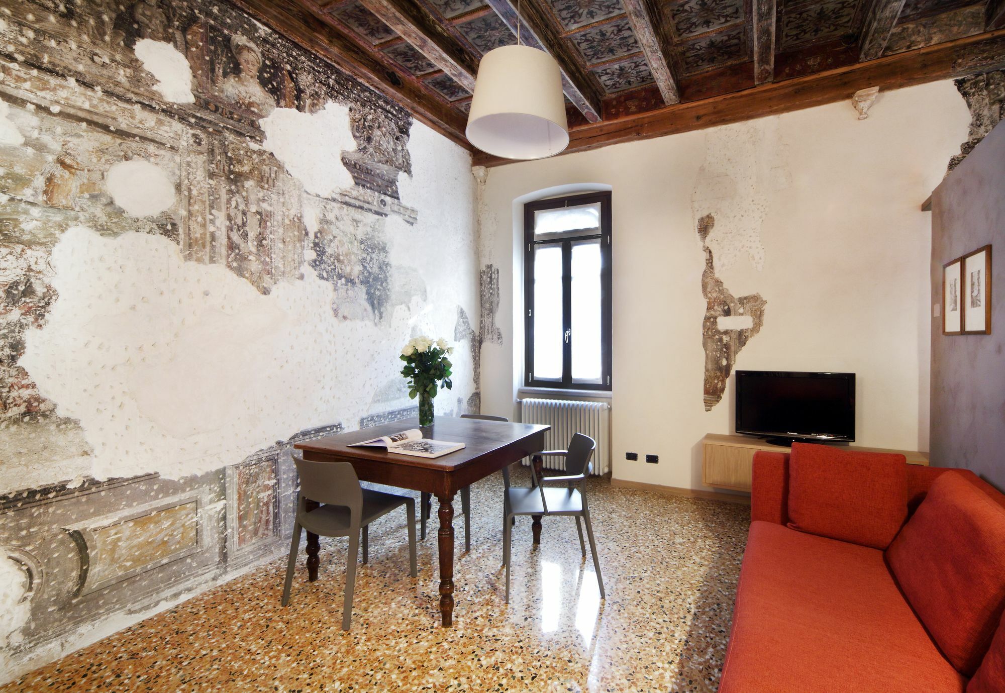 Residenza Roccamaggiore Apartment *