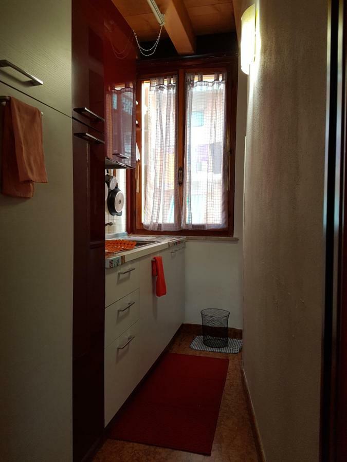 Dora Baltea Monolocale Primo Piano Mansarda Secondo Piano Verona