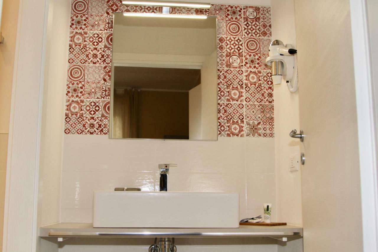 Olivier House Guest house *