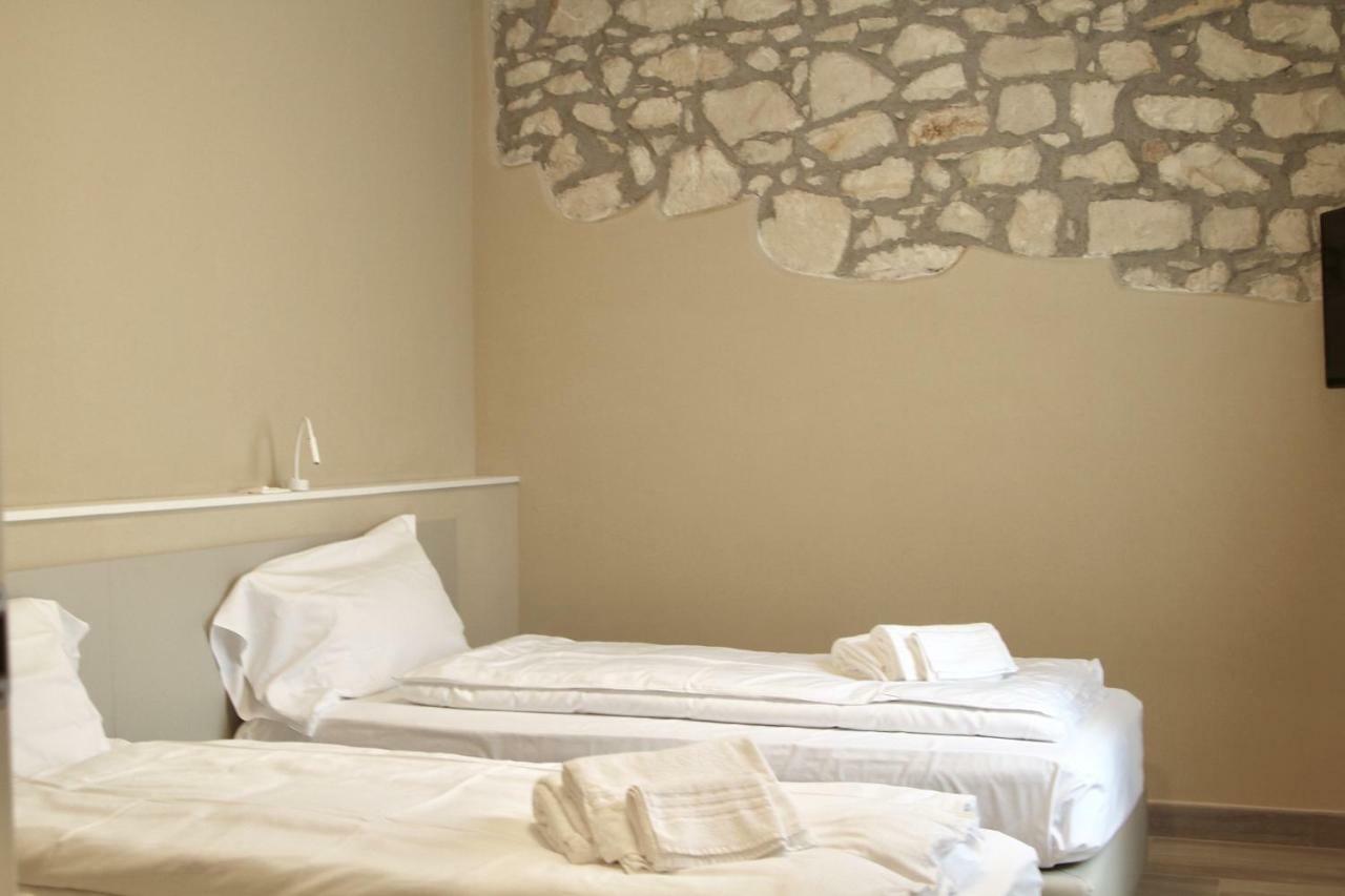 Olivier House Guest house *
