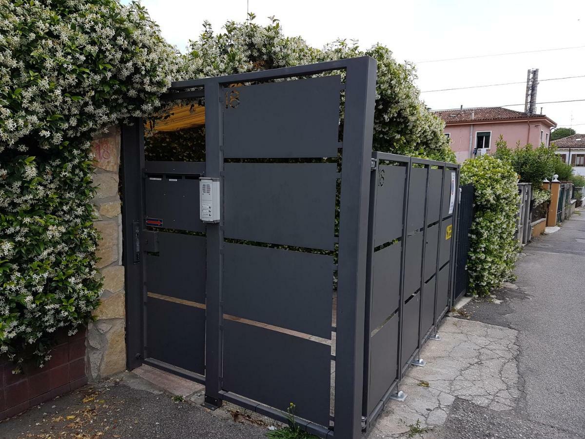 Gasthof Dora Baltea Monolocale Primo Piano Mansarda Secondo Piano Verona