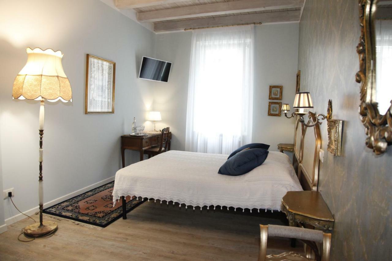 Juliet's Nest In Verona