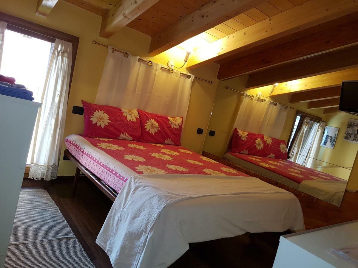 Gasthof Dora Baltea Monolocale Primo Piano Mansarda Secondo Piano *