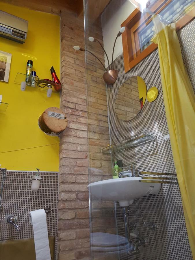 Dora Baltea Monolocale Primo Piano Mansarda Secondo Piano Verona