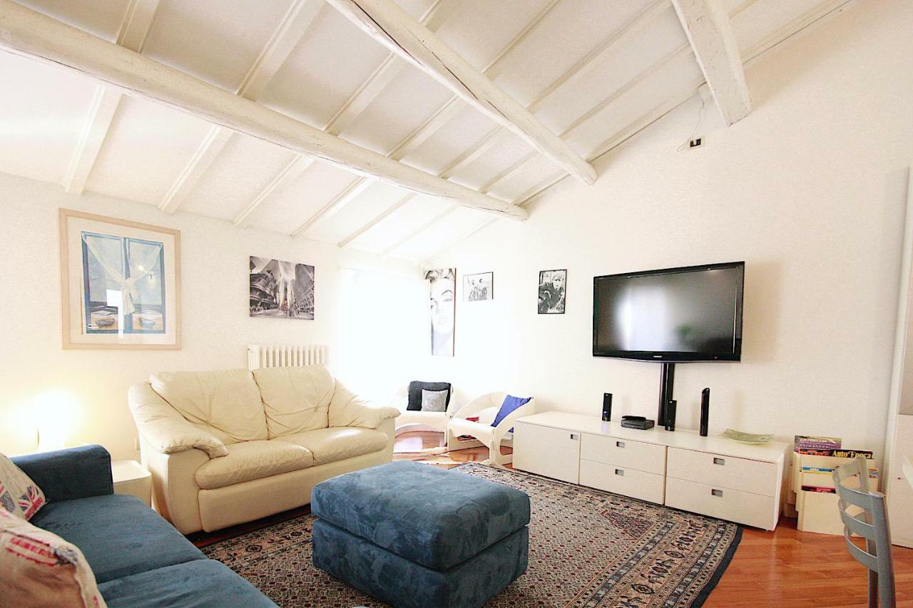 Bianco Apartment