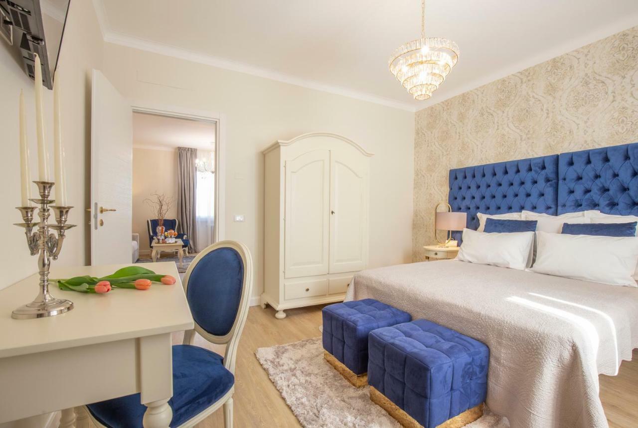 Crys: Apartments, Holiday, Business, Blu * Verona