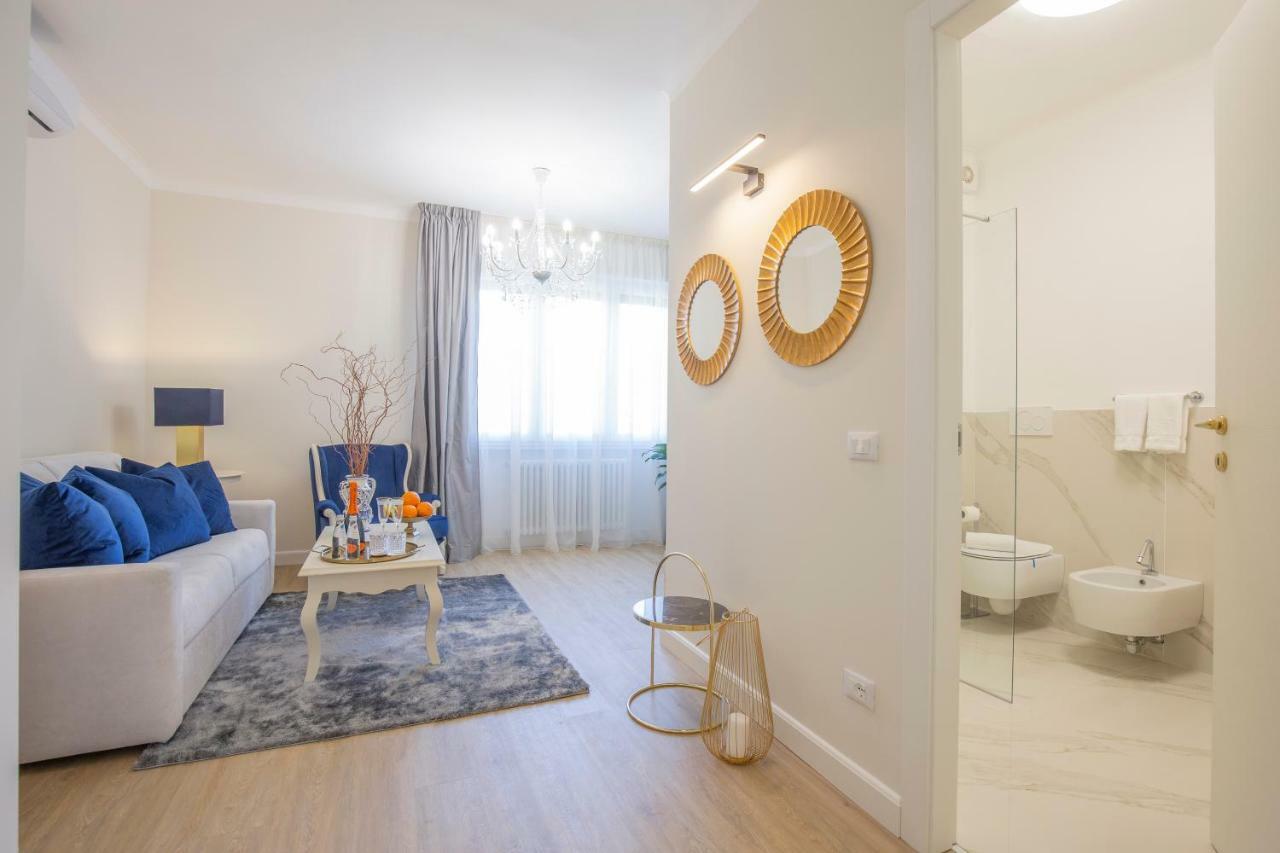 Apartamento Crys: Apartments, Holiday, Business, Blu *