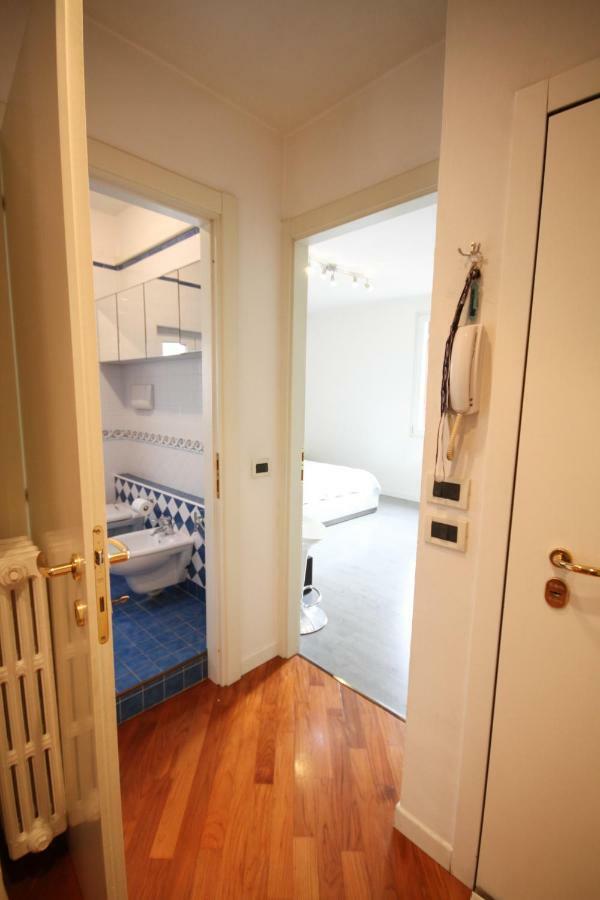 Bianco Apartment