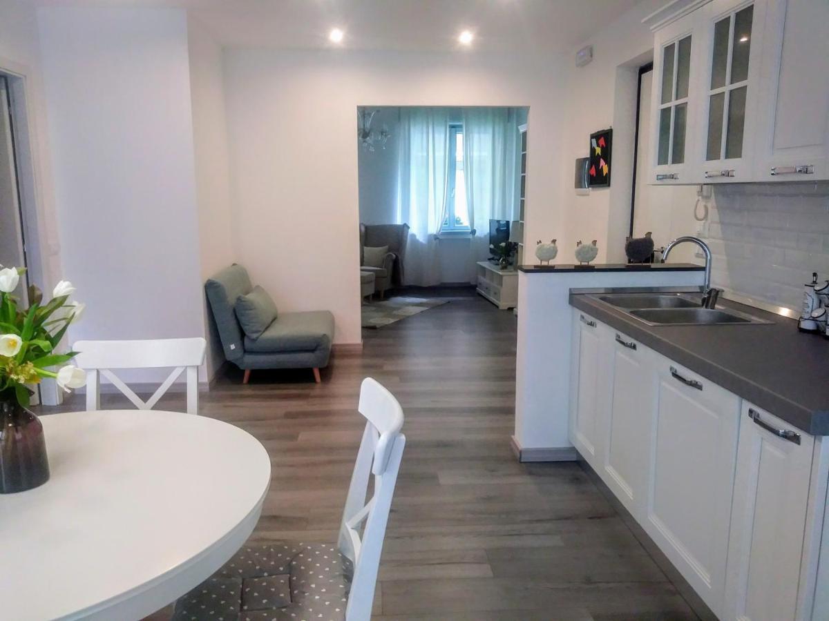 Apartment Moon River House